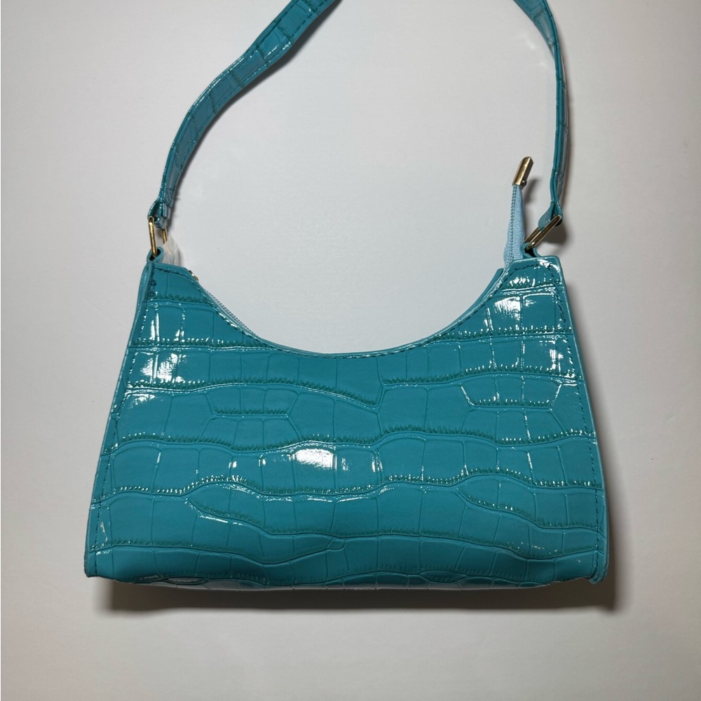 Chic Turquoise Crocodile-Embossed Shoulder Bag